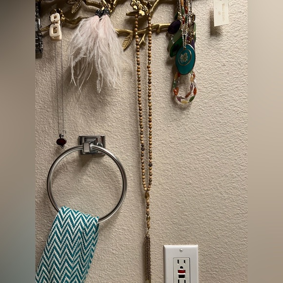 Lucky Brand Wood and brass bead Lariat necklace longer length. Beautiful! - Picture 4 of 7